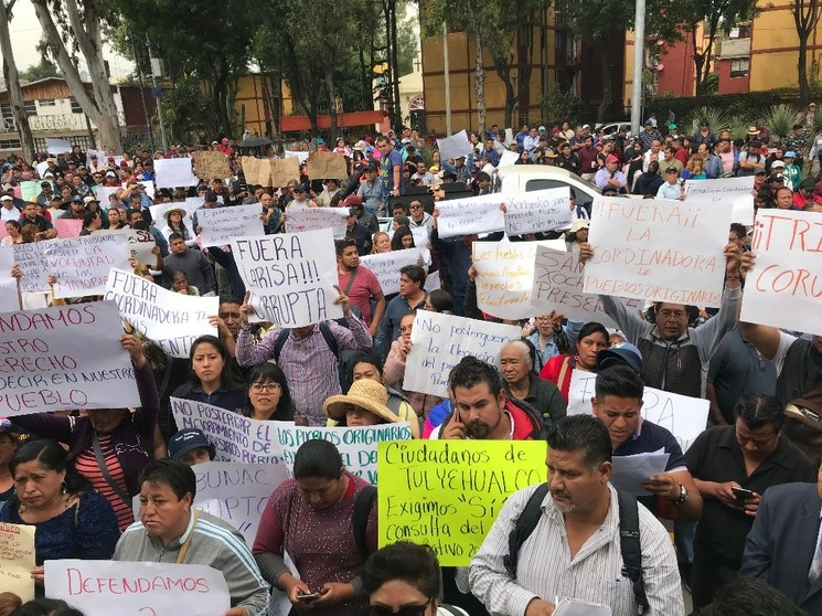 Marcha de los representantes de los 14 pueblos originarios de Xochimilco. Foto Ángel Bolaños