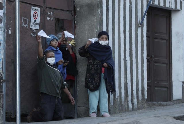 Autoridades bolivianas reportan 255 casos confirmados de Covid-19 y 20 fallecidos. Foto Ap