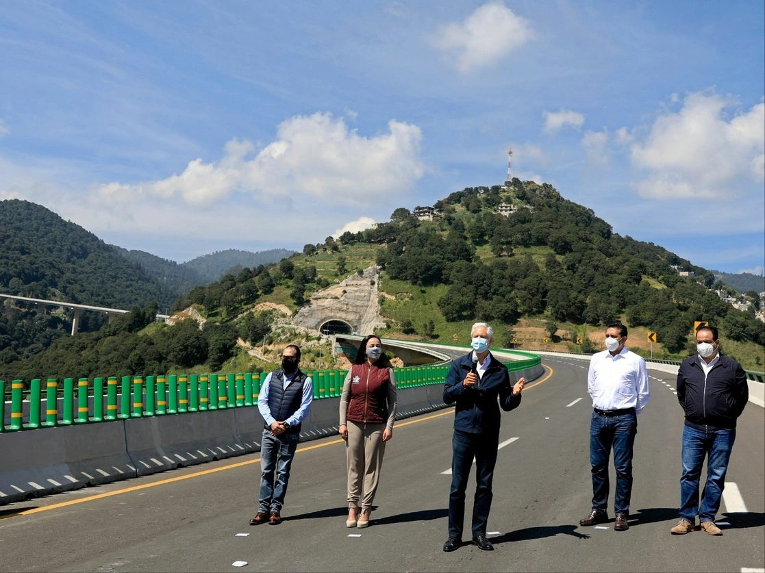 El mandatario mexiquense, Alfredo del Mazo, durante la inauguración de la autopista Toluca-Naucalpan. Foto tomada del Twitter de @alfredodelmazo
