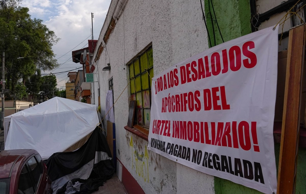 La consejera jurídica y de servicios legales del Gobierno de la Ciudad de México, Eréndira Cruzvillegas Fuentes, informó que se detectaron 22 sentencias de prescripción positiva apócrifas.