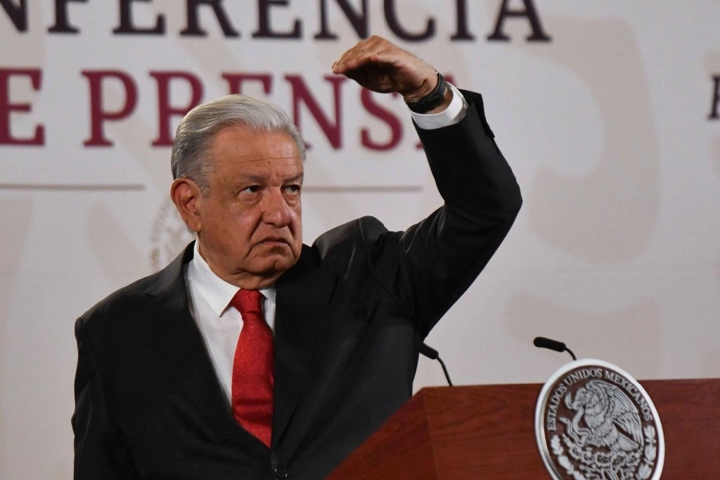 "Díganme si no calienta que una persona consciente cometa un delito, un acto de corrupción”, preguntó el presidente Andrés Manuel López Obrador, en referencia al caso de María Amparo Casar. Foto Cuartoscuro