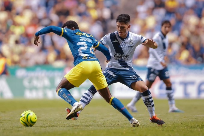 With arbitration controversy, América comes back to Puebla and is the leader of Liga Mx