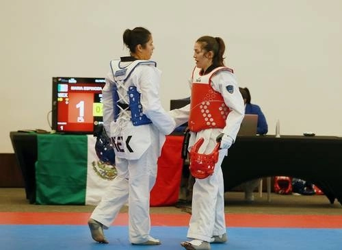 Acosta y Espinoza ofrecieron una emocionante y cerrada evaluación que debió definirse en tres combates, el primero y último con rounds de desempate. Foto Conade