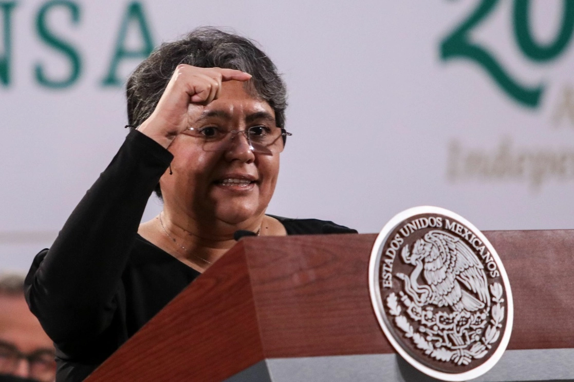 Raquel Buenrostro, titular del Servicio de Administración Tributaria, durante la conferencia de prensa presidencial en Palacio Nacional, en la Ciudad de México, el 23 de abril de 2021. Foto Cuartoscuro