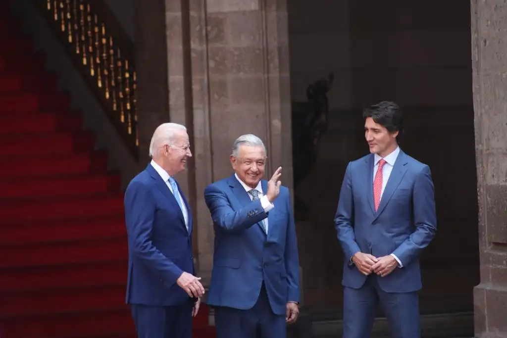 Los presidentes de Estados Unidos y México, Joe Biden y Andrés Manuel López Obrador, y el primer ministro de Canadá, Justin Trudeau en Palacio Nacional. Foto: Luis Castillo  