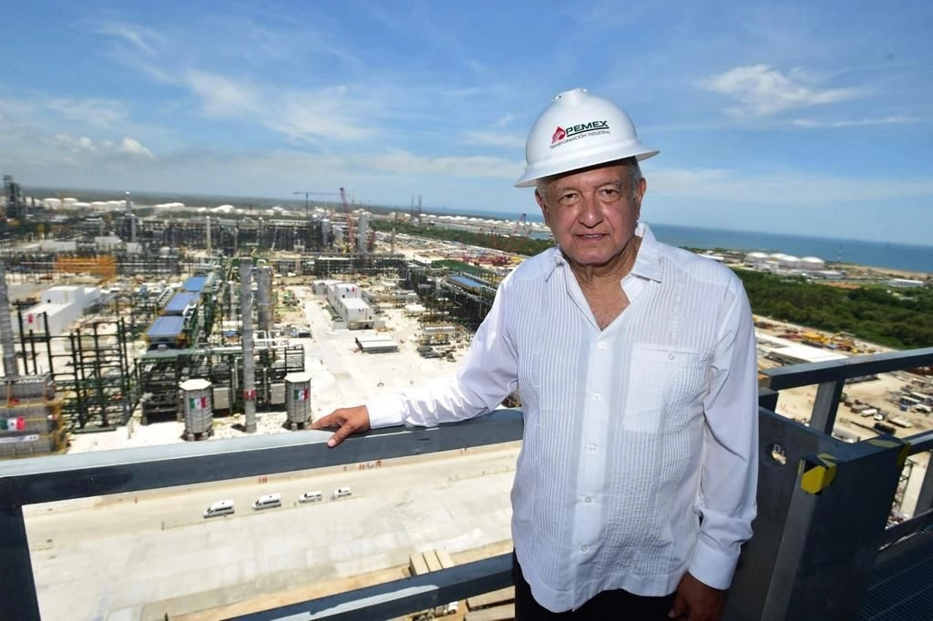El presidente Andrés Manuel López Obrador encabeza la Inauguración de la planta Dos Bocas, en Paraíso, Tabasco, el 1 de julio de 2022. Foto cortesía Presidencia