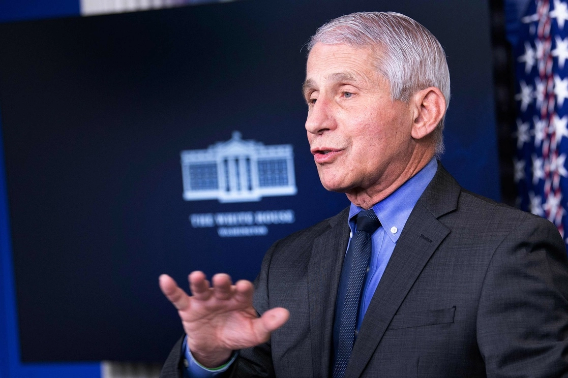 Anthony Fauci, experto virólogo de EU señaló que a más tardar el viernes se reanude la vacunación con la dosis de J&J. Foto Afp