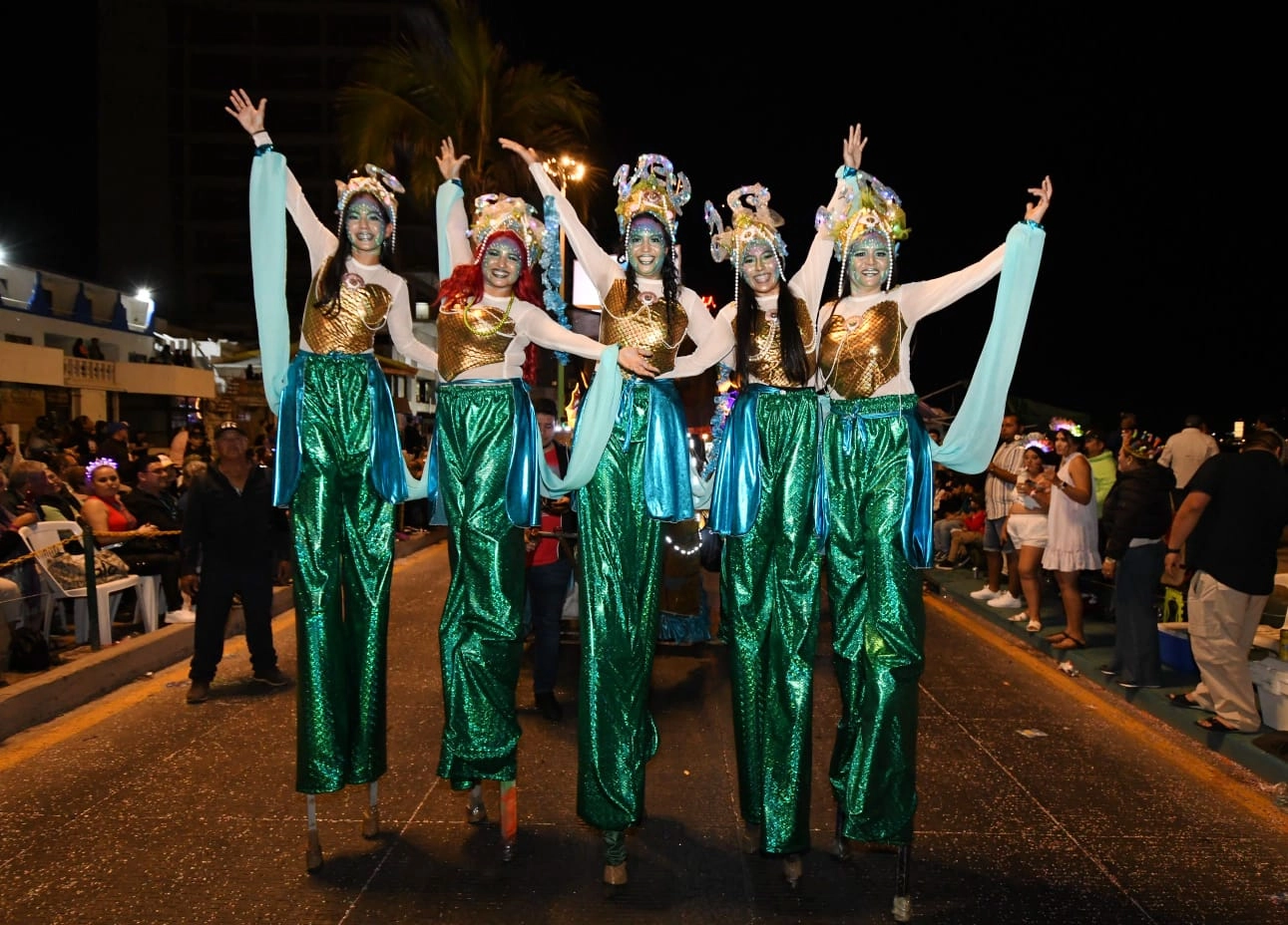 Durante una semana de celebraciones, los asistentes al Carnaval de Mazatlán disfrutaron desfiles de comparsas, carros alegóricos y otros espectáculos. Foto 