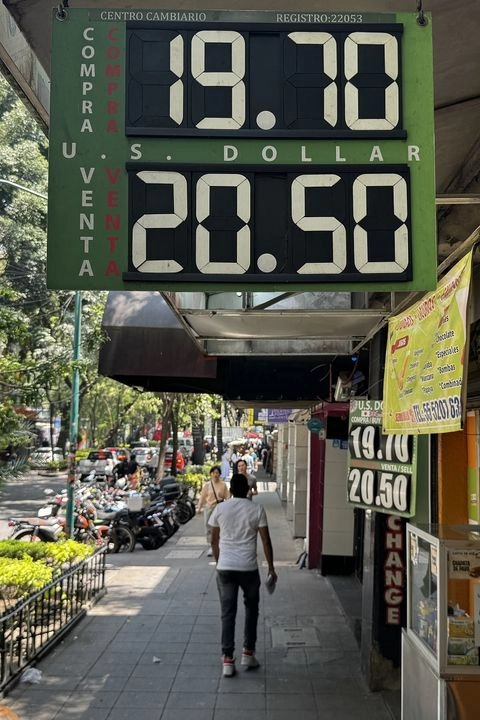 La divisa mexicana cierra la semana con una apreciación de 0.9 por ciento o 19 centavos frente al dólar de EU. Foto 