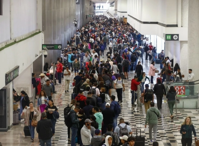 Actividades en la Terminal 1 del AICM. Foto Víctor Camacho / archivo 