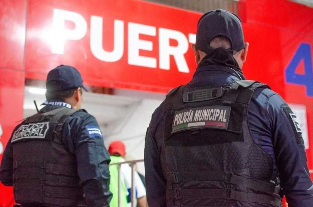 Vigilancia policiaca en uno de los estadios de Guanajuato donde se disputó el partido de arranque de la selección mexicana. Foto Gobierno de Irapuato