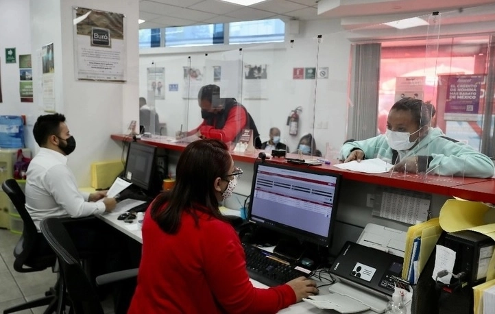 “La imposibilidad de cumplir con los planteamientos de esta reforma, es especialmente por parte de las micro, pequeñas y medianas empresas, podría incrementar la informalidad, afectando gravemente la recaudación fiscal". Foto Roberto García / archivo