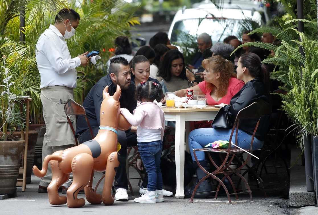 Actividad comercial en el centro de la CDMX. Foto Cristina Rodríguez