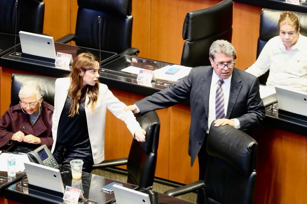 El coordinador de la Jucopo, Ricardo Monreal, durante la sesión en el Senado de la República, el 9 de noviembre de 2022. Foto Roberto García Ortiz 