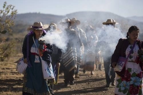 Integrantes del Concejo Ciudadano de Nahuatzen presentaron un documento ante el Instituto Electoral de Michoacán (IEM) para solicitar una reunión con el titular de la Junta Local del Instituto Nacional Electoral (INE). Foto Ignacio Juárez/Archivo