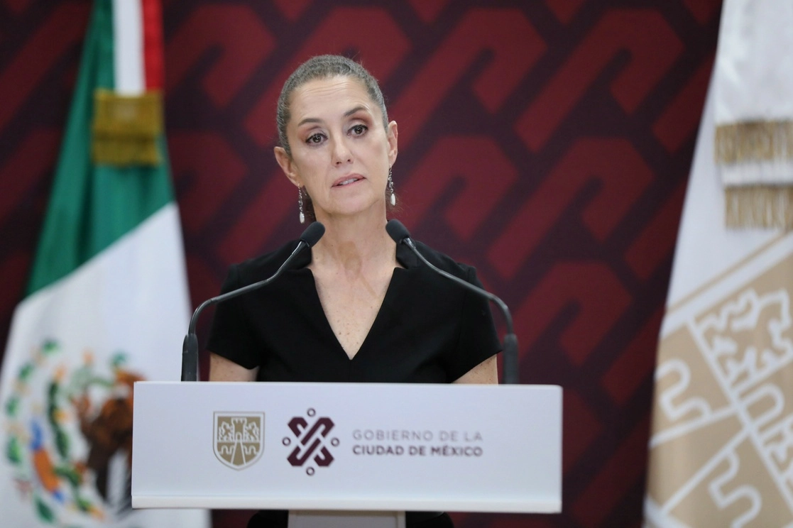 La jefa de Gobierno, Claudia Sheinbaum, dijo que los concesionarios recibieron un apoyo económico mensual en los pasados tres años para evitar alzas. Foto La Jornada