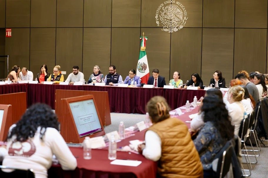 La titular de la Secretaría de Gobernación, Rosa Icela Rodríguez, encabezó el martes la última mesa de diálogo con familiares de desaparecidos. Foto 