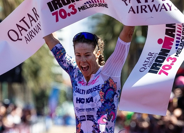 Unas seis mil turistas  ocuparon habitaciones a lo largo de la franja turística de este municipio que solo acudieron  para ester [presentes en este torneo de clase mundia. Muchos  habitantes locales aprovecharon tambien para ver a lo largo del día el torneo de triatlón. Foto Facebook IRONMAN
