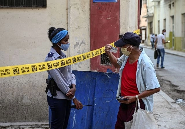Además de la vacuna Abdala, Cuba está desarrollando la Soberana 01, Soberana 02 y Soberana PLUS, para combatir la pandemia. Foto  Afp
