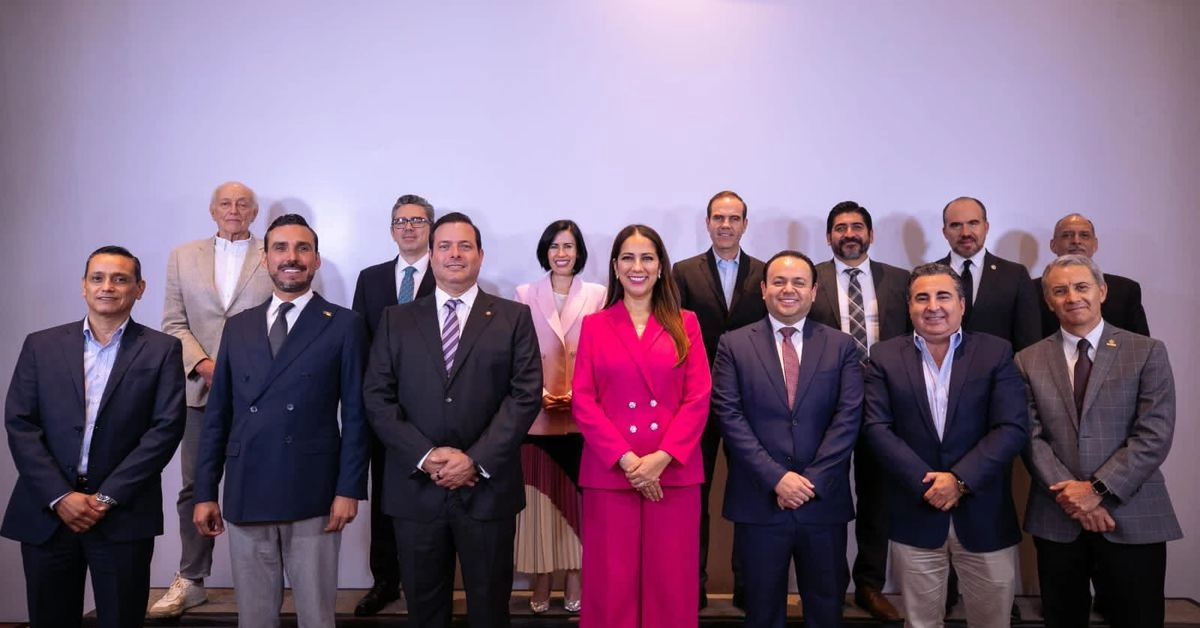 El gobierno de Guanajuato junto con Consejos Coordinadores Empresariales del estado y representantes de organizaciones de la sociedad civil anunciaron el nuevo modelo de colaboración "Tocando Corazones". Foto tomada de la cuenta de X 