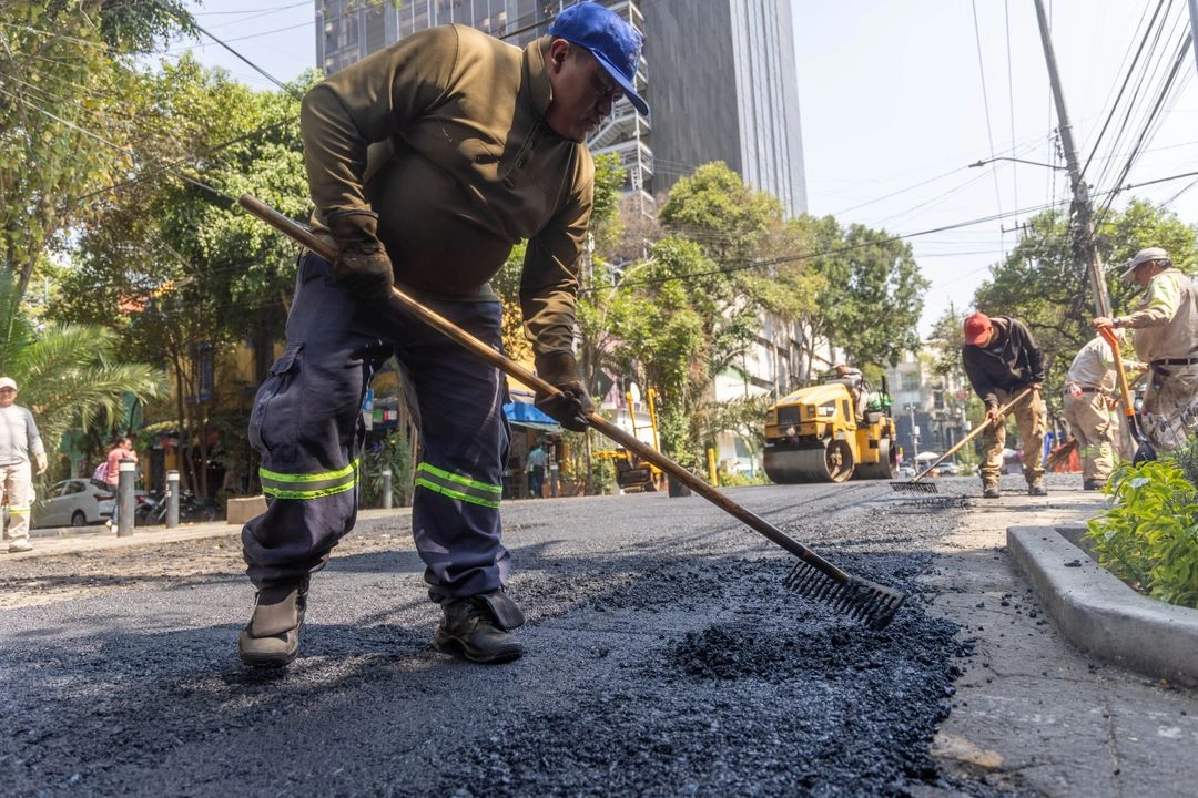 David Omar Calderón Hallal, director general de Conservación de Carreteras, señaló que la reparación se realizó antes que iniciaran las lluvias, por lo que el programa se mantendrá durante todo el año y toda la administración.  Foto 

