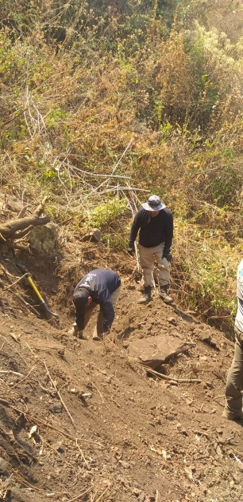 Sin resultados concluyó la jornada de búsqueda de José Santos González Rojas, realizada en el punto conocido como Cerrito del Aguila, en la comunidad de Palos Altos, municipio de San Miguel Totolapan, en la Tierra Caliente de Guerrero. Foto 'La Jornada'