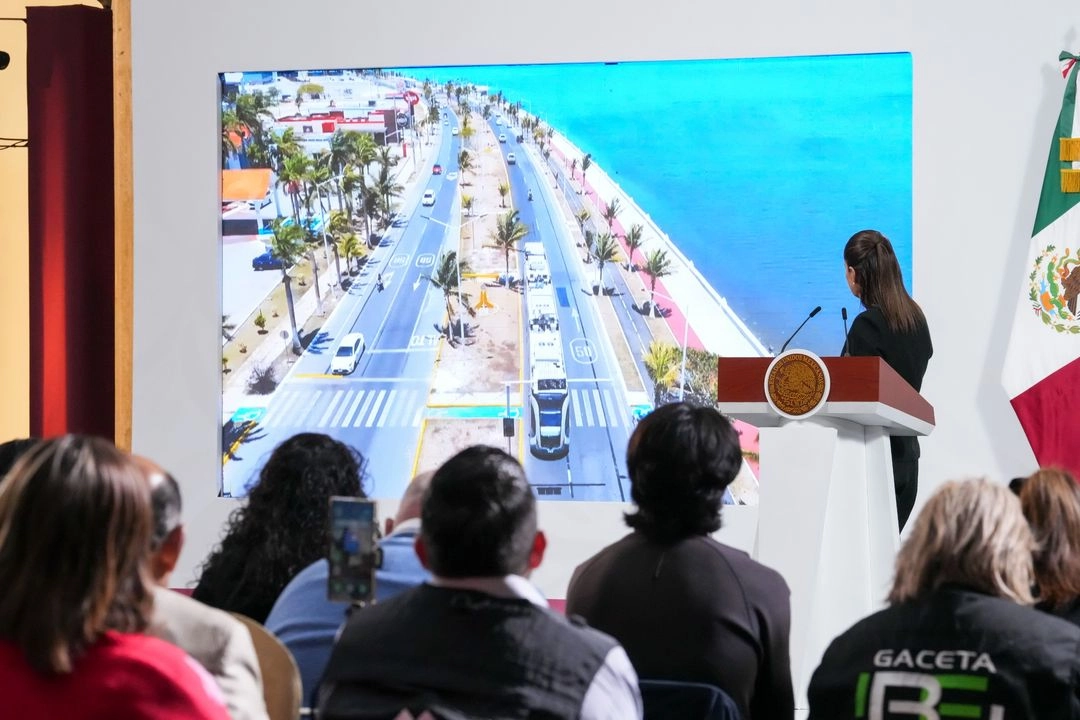 El Tren Ligero de transporte público del Tren Maya en Campeche está concluido e iniciará operación el próximo 20 de julio, informó vía remota la gobernadora de la entidad, Layda Sansores, durante la conferencia presidencial matutina en Palacio Nacional, en la Ciudad de México, el 30 de junio de 2025. Foto 