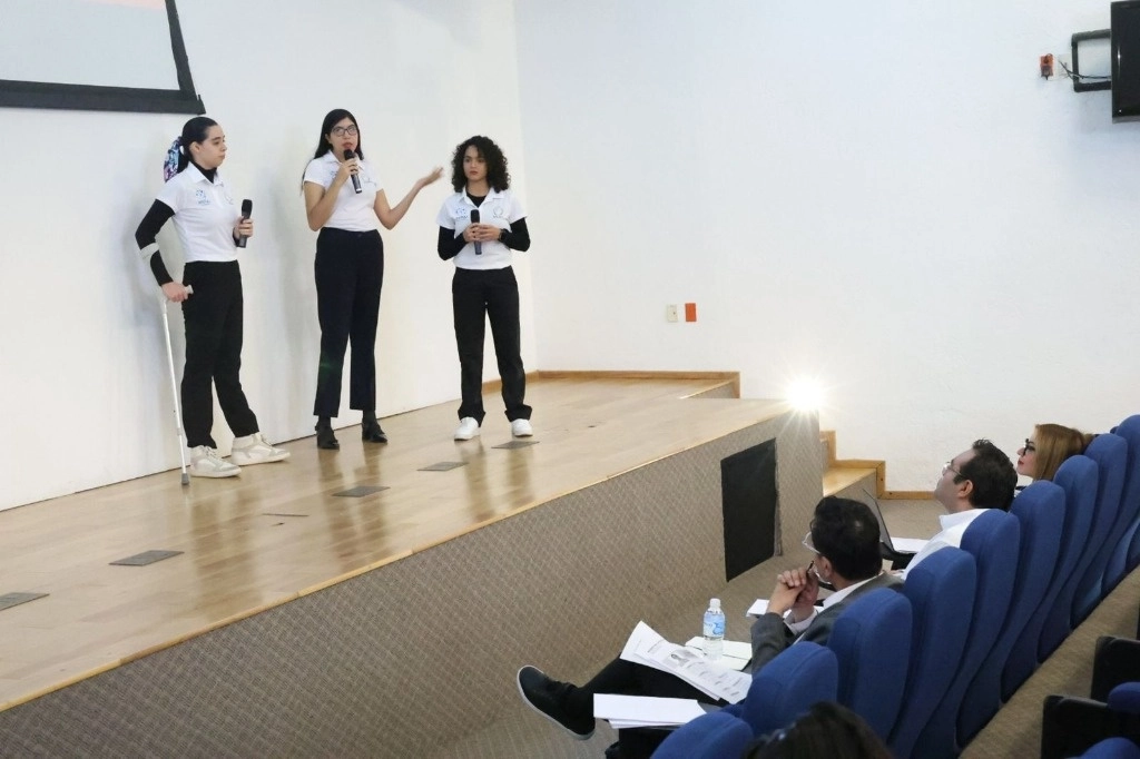 Alumnos presentaron avances de sus proyectos como parte del Reto ANUIES4MX Rumbo a Japón 2025.  Foto ANUIES