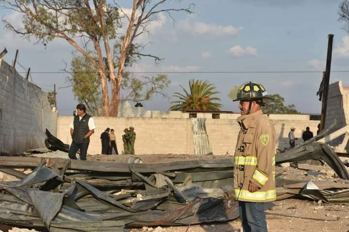 Zona donde estalló la toma clandestina. Foto facebook de la alcaldesa de Polotitlán, Teresa Sánchez Bárcena