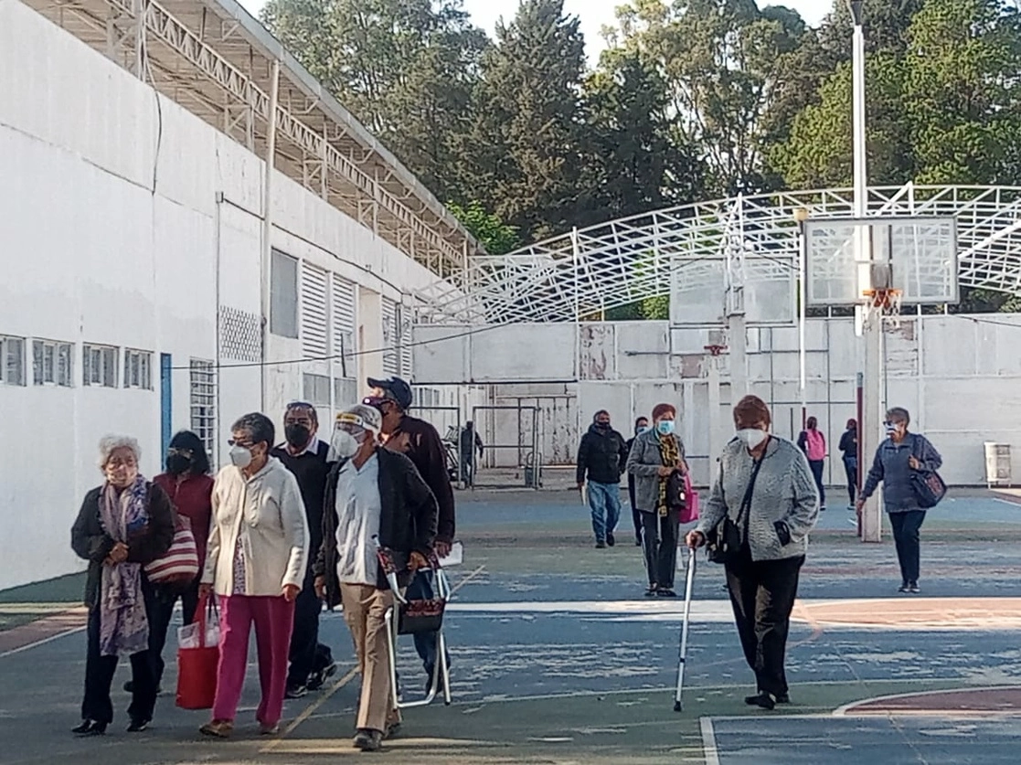 Durante seis días se atendió a las personas de la tercera edad en el Deportivo Silverio Pérez. Foto La Jornada
