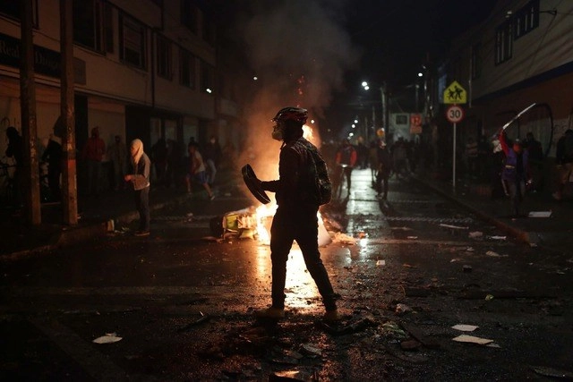 La Comisión Interamericana de Derechos Humanos condenó "enfáticamente" el jueves "los casos de brutalidad y abuso policial" en Colombia. Foto Xinhua 