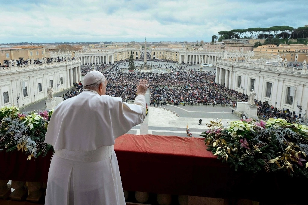 El papa Francisco denunció este lunes en su mensaje de Navidad "la desesperada situación humanitaria" de los palestinos de Gaza, y pidió una liberación de los rehenes en manos de Hamas. Medios del Vaticano, vía Afp