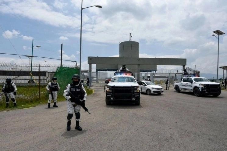 De acuerdo con la indagatoria, el sentenciado formaba parte del Cártel de Los Zetas y fue detenido en 2010 por elementos de la Secretaría de la Defensa Nacional (Sedena), en Reynosa, Tamaulipas, y se le aseguraron armas de fuego, cartuchos, dos vehículos y dinero. Foto Cuartoscuro / Archivo 