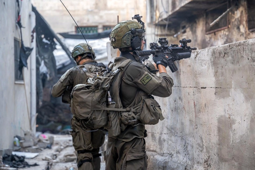 Soldados israelíes durante un operativo militar en Jenin, en Cisjordania ocupada. Foto Afp