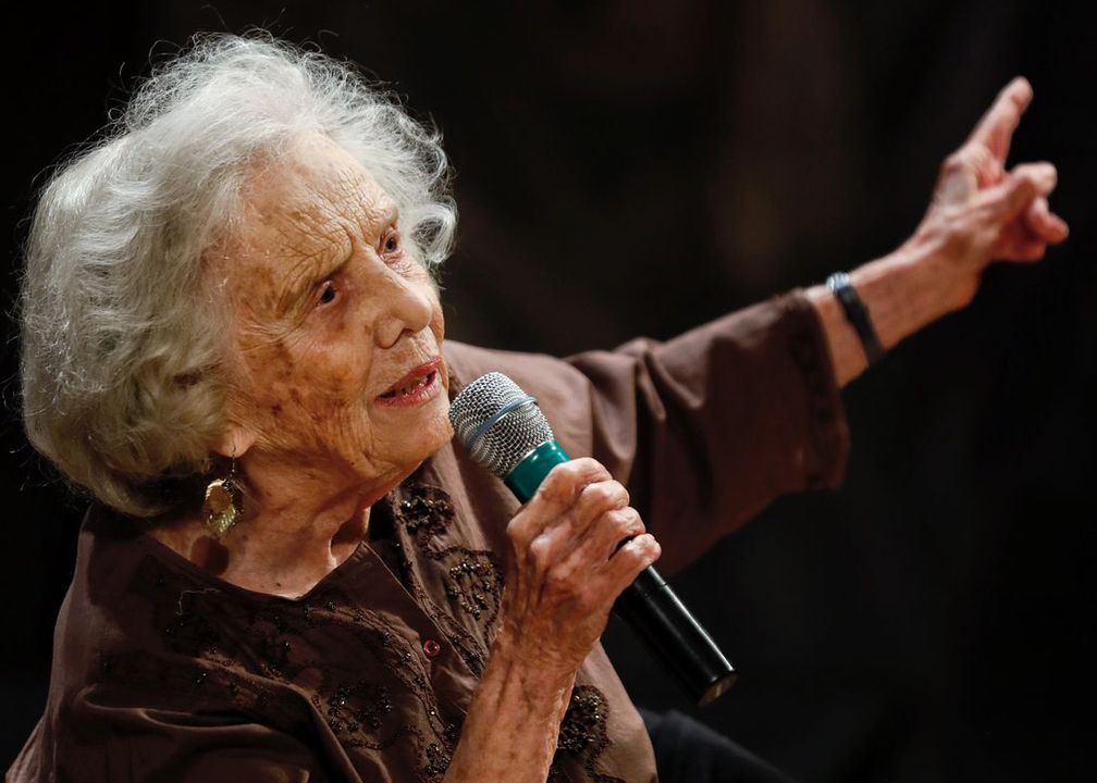 La Jornada - Condena Poniatowska política y hostigamiento israelí a  Palestina