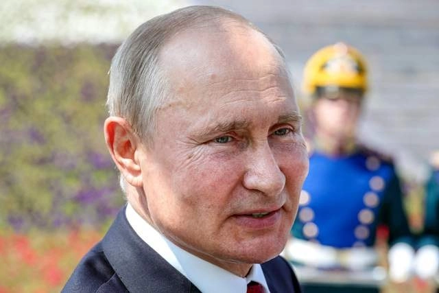 El presidente de Rusia, Vladimir Putin, afirmó que las manifestaciones contra el racismo y la violencia policial en Estados Unidos no deben dar paso al "caos y a los disturbios". Foto Afp 