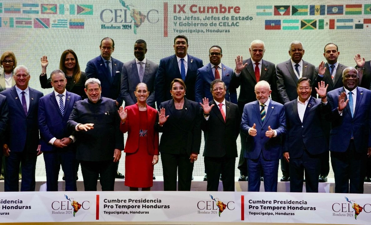 Jefes de Estado y de gobierno en la novena cumbre de la Celac que se desarrolló ayer en Tegucigalpa. Foto 