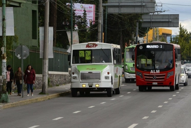 Unidades de transporte público en el Estado de México. Foto Cuartoscuro / Archivo