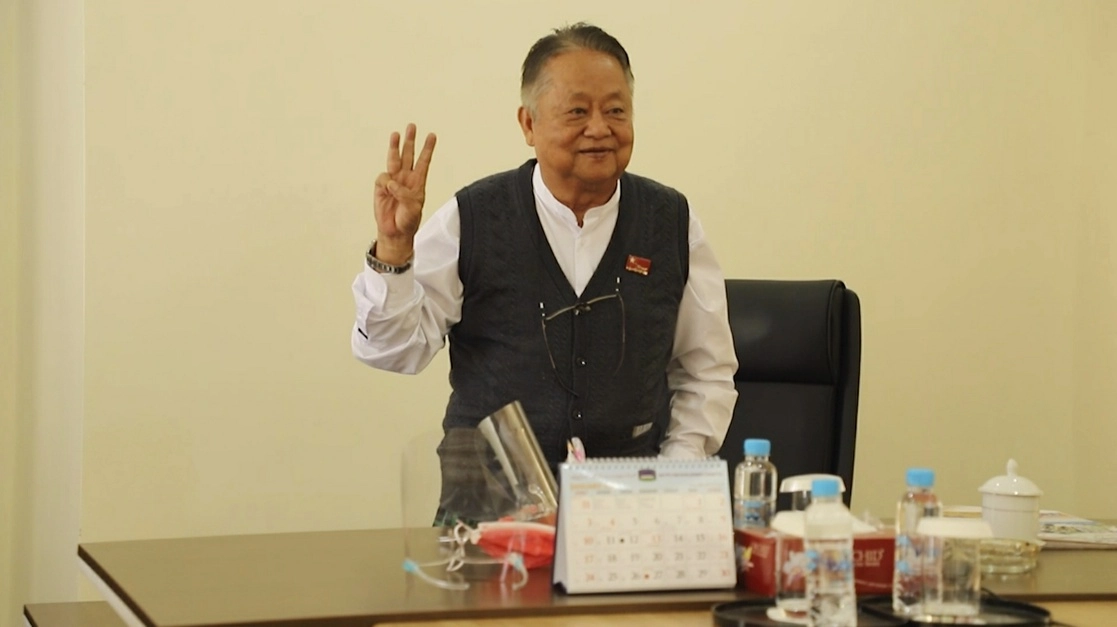 Win Htein de 79 años es un veterano colaborador de la líder derrocada Aung San Suu Kyi. Foto Ap