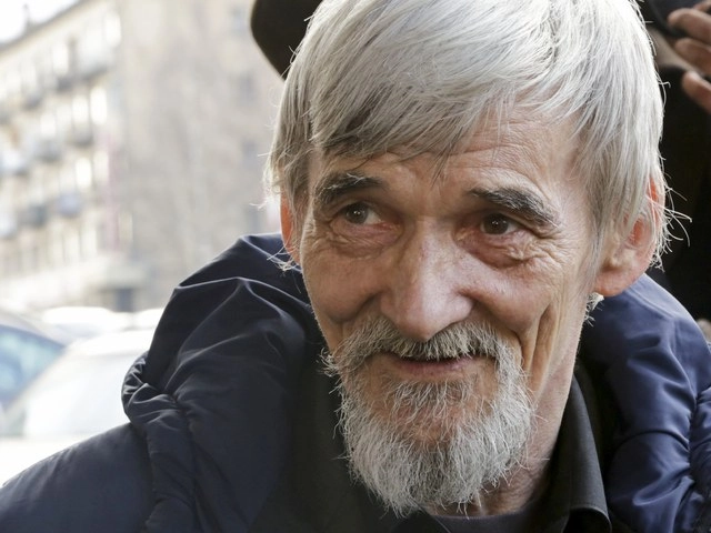 Yuri Dmitriev lleva tres años en prisión y luego de la condena de tres años y medios obtendrá su libertad el próximo noviembre. Foto Ap
