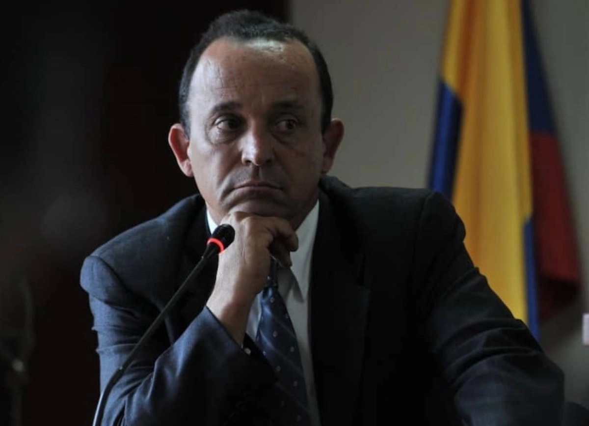 Santiago Uribe, es el menor de los hermanos del ex presidente Álvaro Uribe, y fue condenado a 28 años de cárcel por homicidio agravado.