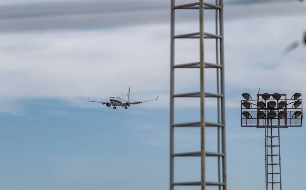 La agresión ocurrió en octubre de 2023, cuando Terrence Scott cometió abuso sexual en contra de una mujer durante un vuelo desde EU con rumbo a CDMX. Foto Cuartoscuro / Archivo