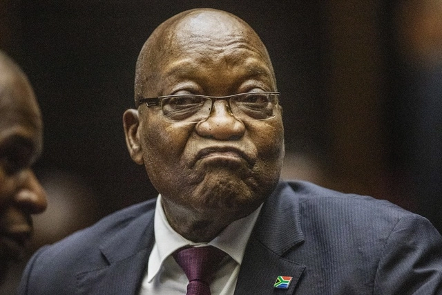 El ex presidente de Sudáfrica Jacob Zuma fue declarado culpable de desacato a un tribunal y condenado a 15 meses de prisión. Foto Ap 