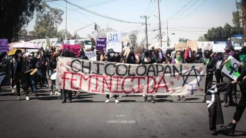 Feministas señalaron que policías agredieron a varias de las participantes en la protesta. Foto tomada de redes sociales