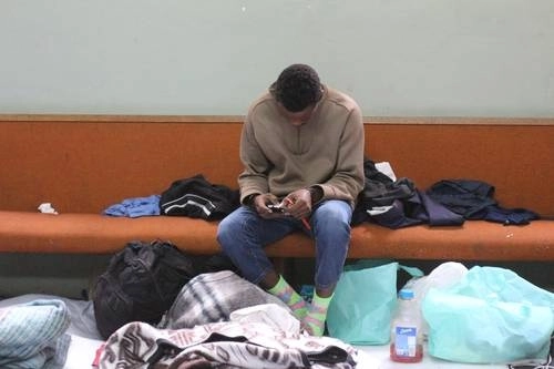Un migrante haitiano en una iglesia cristiana bautista, habilitada como albergue en Tijuana, en imagen de archivo. Foto Alberto Elenes/ La Jornada Baja California