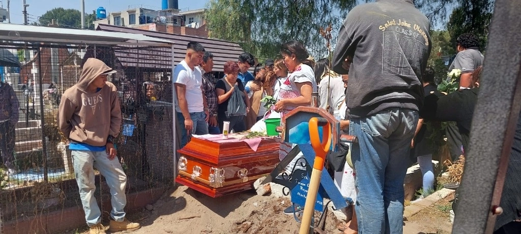 Arturo Nicolás quien estudiaba la carrera de Pedagogía en la Universidad Nacional Comunitaria fue asesinado durante un asalto en Chicoloapan. Foto proporcionada por el profesor Óscar Hernández Neri