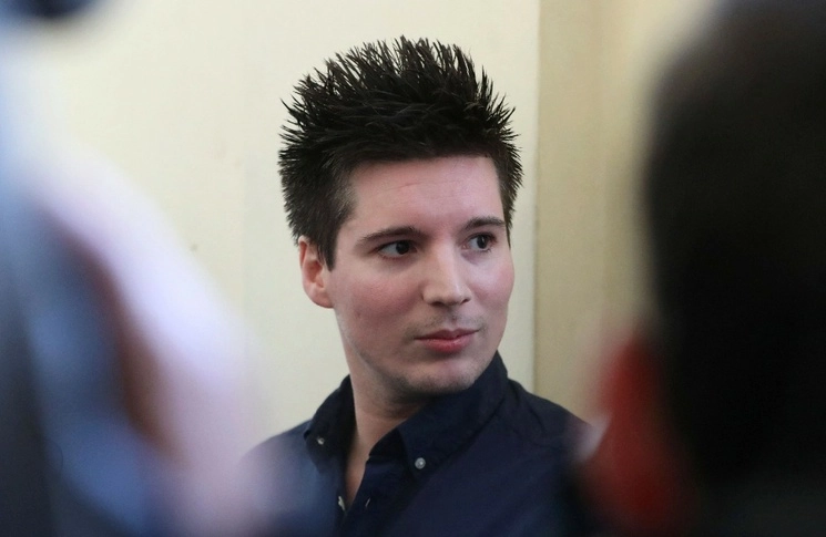 El denunciante de ‘Football Leaks’, Rui Pinto, a su llegada al Tribunal Metropolitano de Budapest, Hungría, para el juicio el 5 de marzo de 2019. Foto Afp