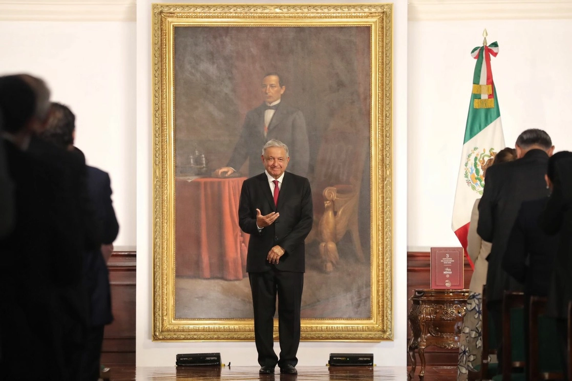 El presidente Andrés Manuel López Obrador, agradece al término de su tercer informe de Gobierno desde el Recinto de Homenaje a Benito Juárez en Palacio Nacional, el 1 de septiembre de 2021. Foto Marco Peláez