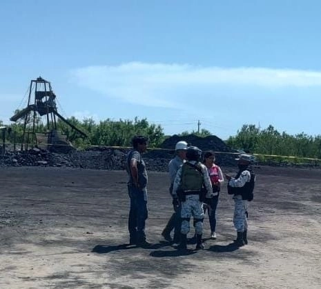 Elementos de la GN arribaron al sitio del derrumbe. Foto tomada de la cuenta de Twitter @GN_MEXICO_