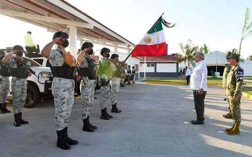 Un momento durante la inauguración de instalaciones de la Guardia Nacional, ayer en Tecomán, Colima.Foto Presidencia